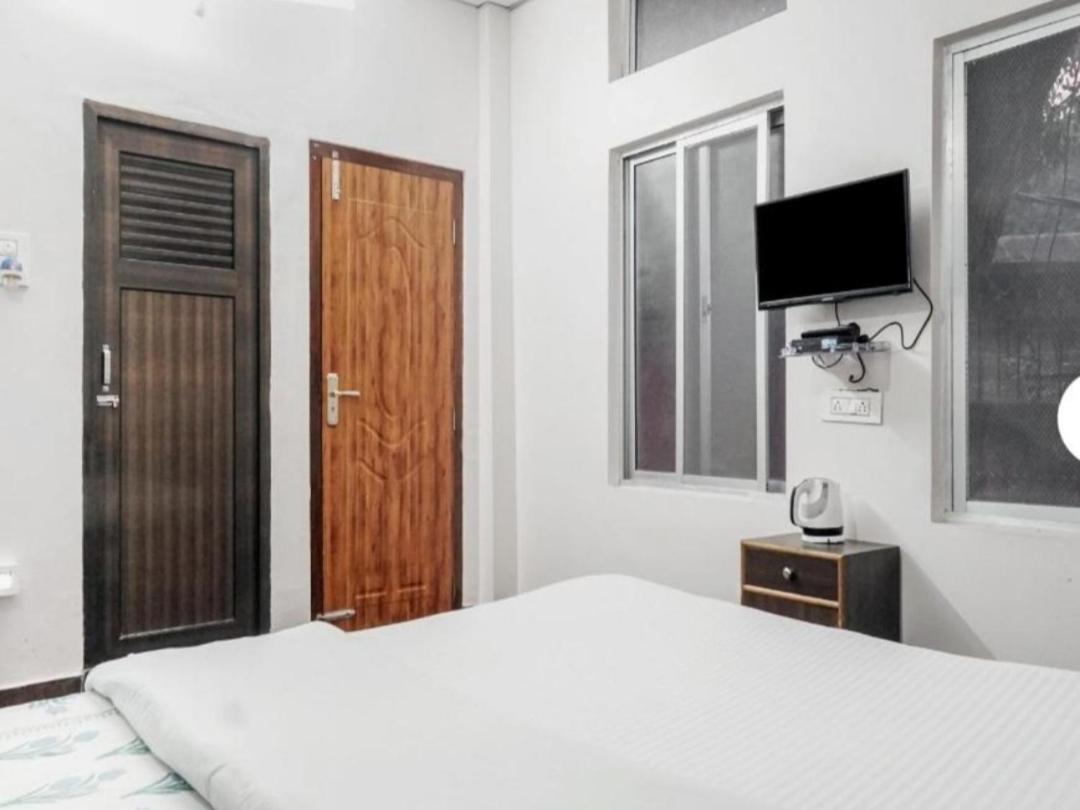 Hilltop Lodge Guwahati Exteriör bild