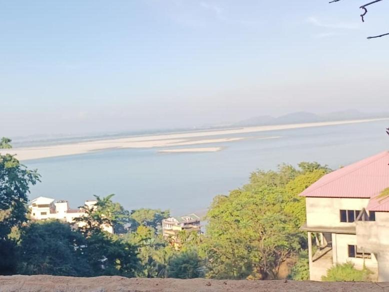 Hilltop Lodge Guwahati Exteriör bild