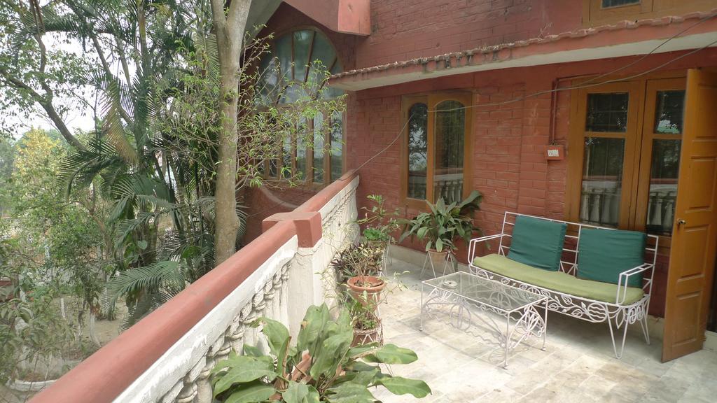Hilltop Lodge Guwahati Exteriör bild