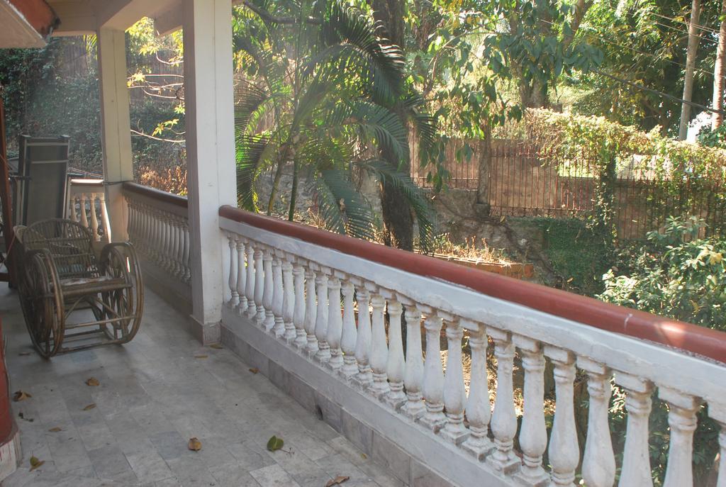 Hilltop Lodge Guwahati Exteriör bild