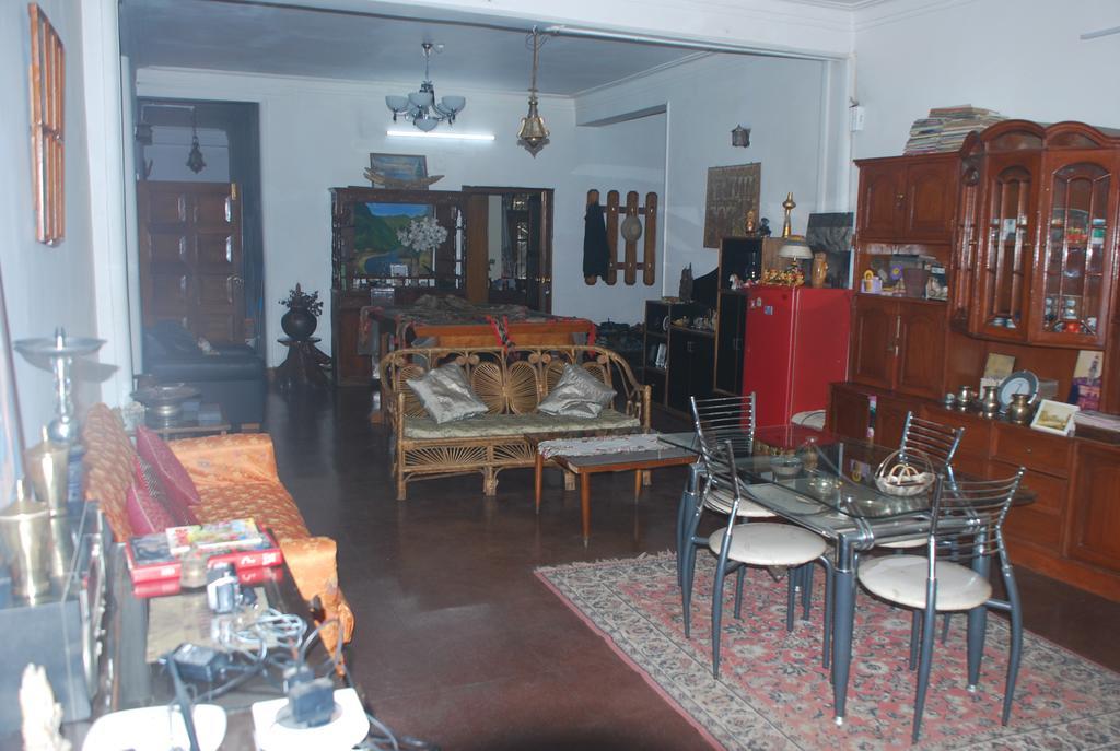 Hilltop Lodge Guwahati Exteriör bild