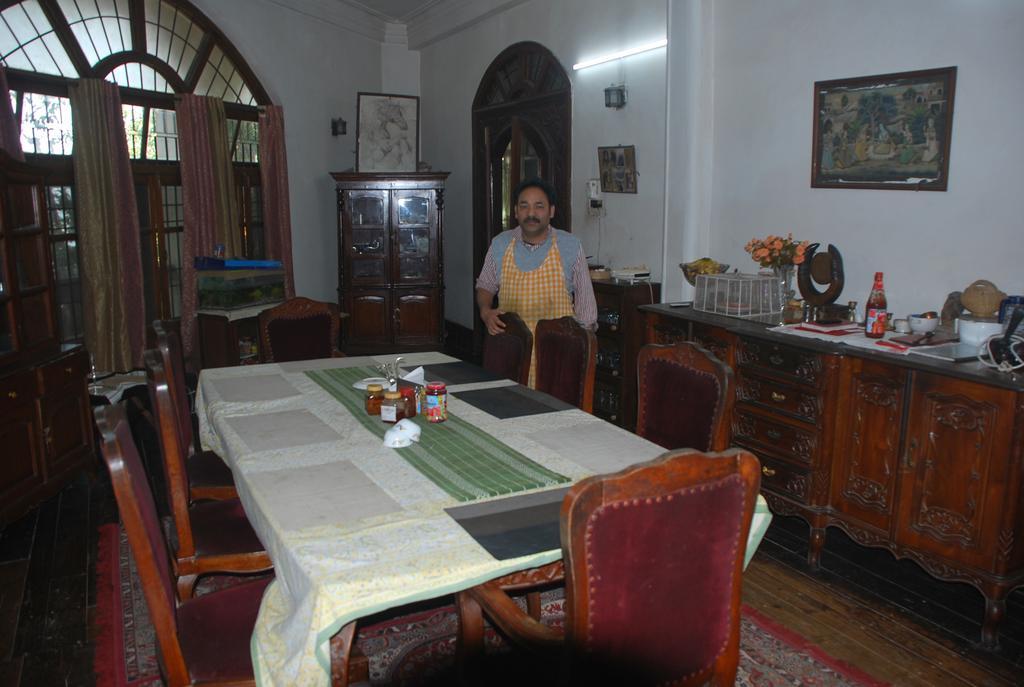 Hilltop Lodge Guwahati Exteriör bild