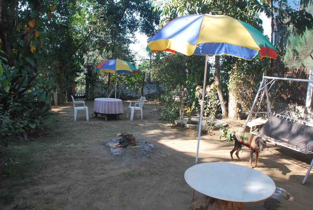 Hilltop Lodge Guwahati Exteriör bild