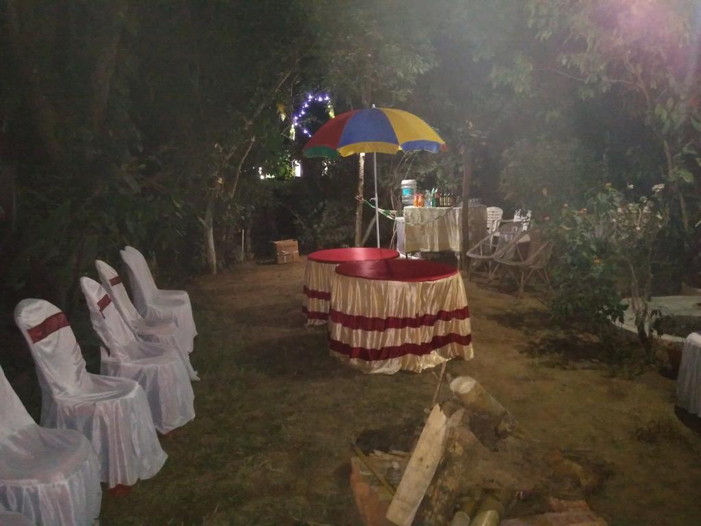 Hilltop Lodge Guwahati Exteriör bild